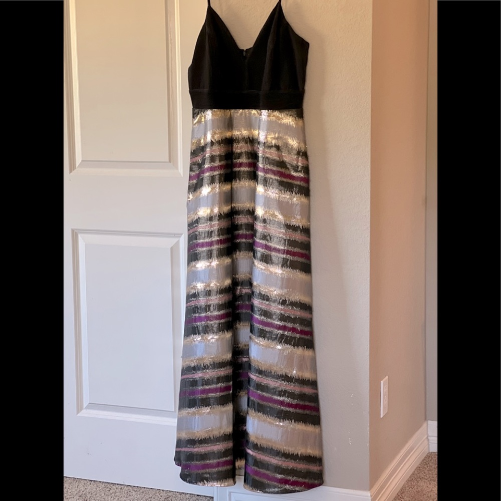 Beautiful Formal Badgley Mischa floor length gown. With POCKETS! Size 12